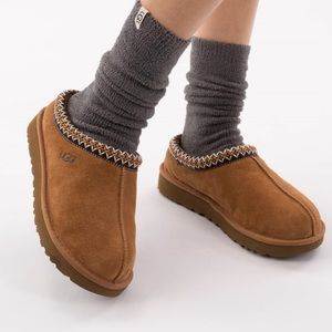 UGG Tasman Slipper in Chestnut